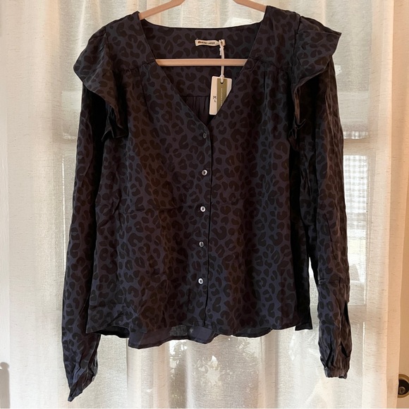 Marine Layer Animal Print Top - Picture 3 of 7